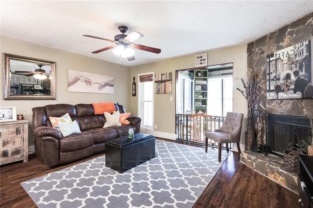 1 bedroom, 859 sq ft condominium sold at 718 Summit North Drive 718, Atlanta, GA 30324