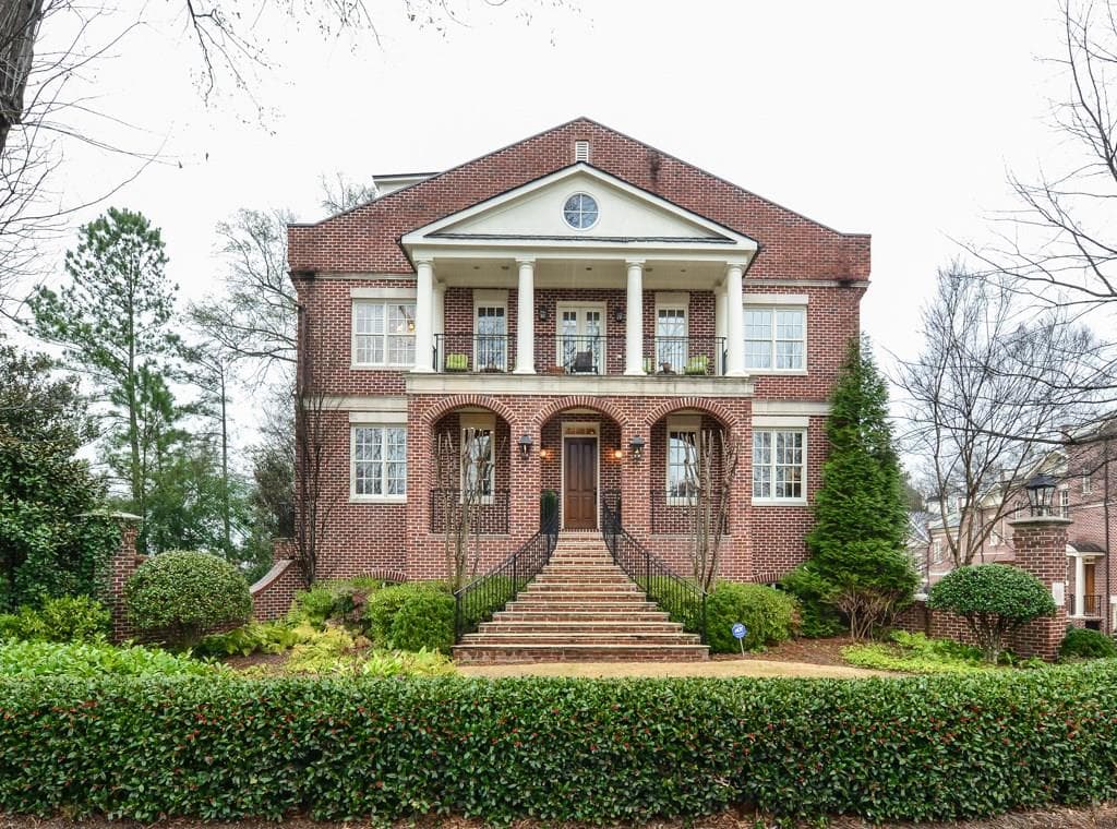 4 bedroom, 5,313 sq ft townhouse sold at 3301 Paces Ferry Avenue 1, Atlanta, GA 30339