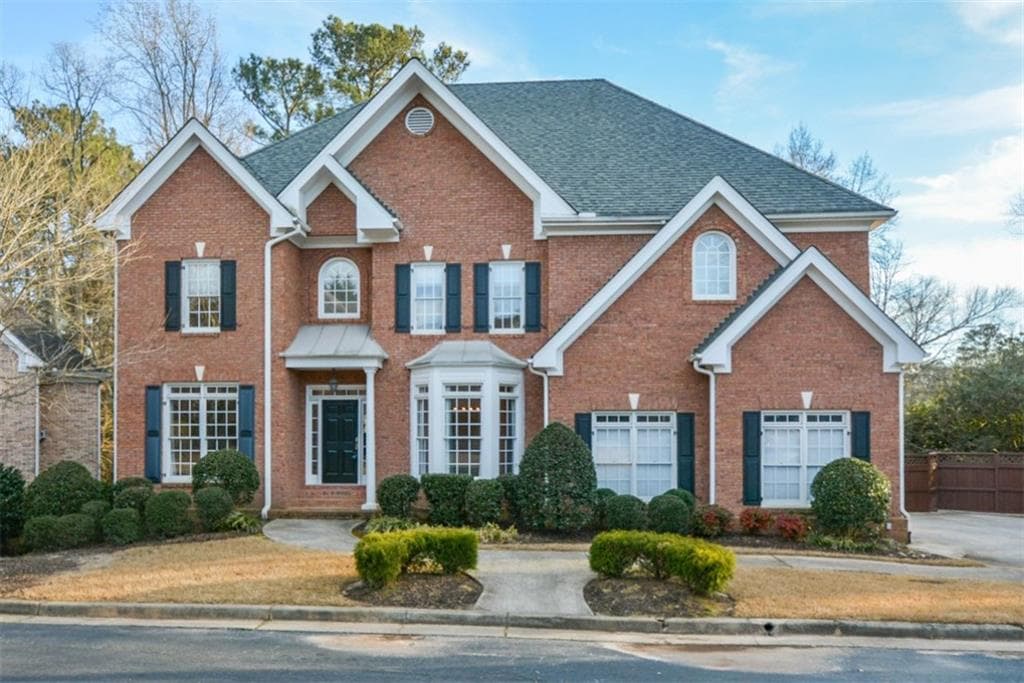 5 bedroom, 3,039 sq ft single family residence sold at 1170 Austin Glen Drive, Dunwoody, GA 30338