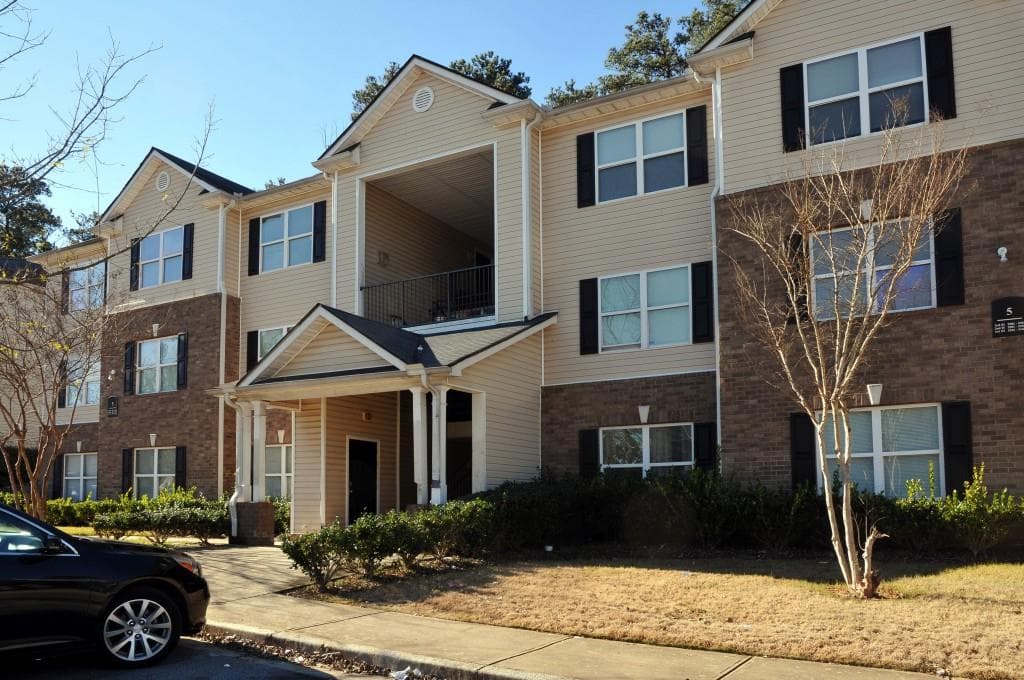3 bedroom, 1,292 sq ft condominium sold at 13302 Fairington Ridge Circle 13302, Lithonia, GA 30038