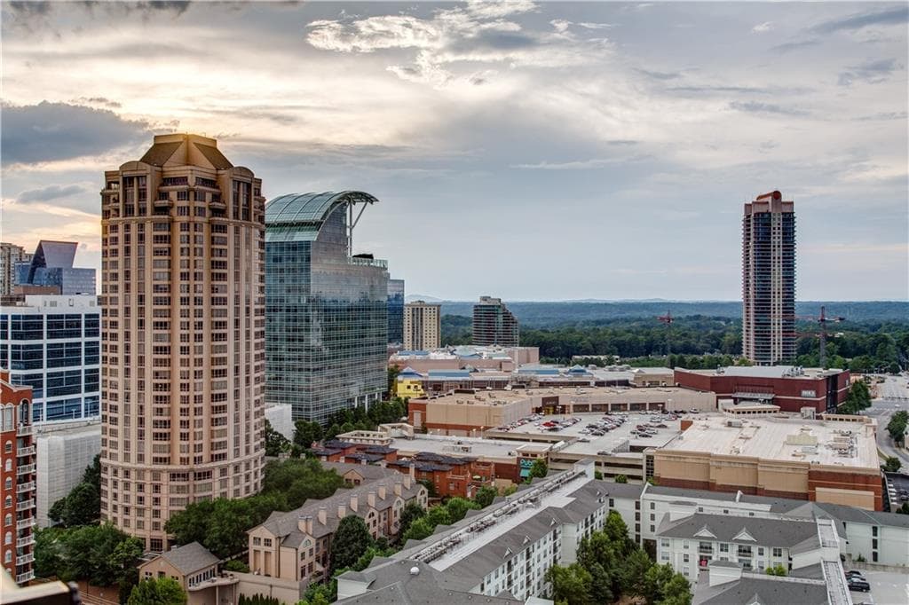1 bedroom, 950 sq ft condominium sold at 3481 Lakeside Drive 2108, Atlanta, GA 30326