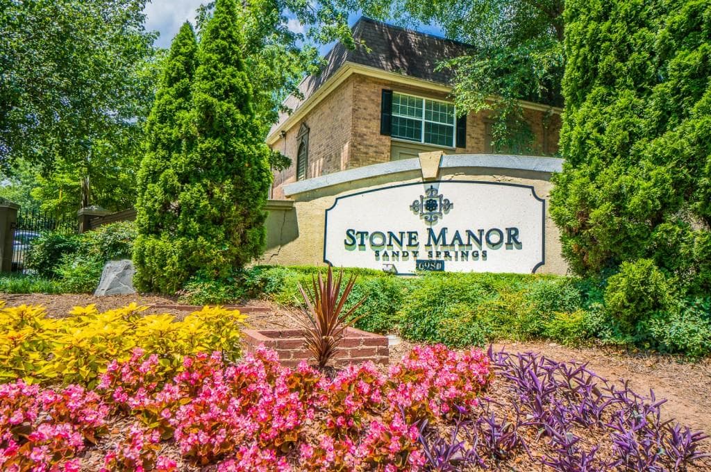 2 bedroom, 1,178 sq ft condominium sold at 6980 Roswell Road C10, Sandy Springs, GA 30328