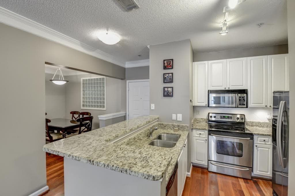 2 bedroom, 1,079 sq ft condominium sold at 10 Perimeter Summit Boulevard 2412, Brookhaven, GA 30319