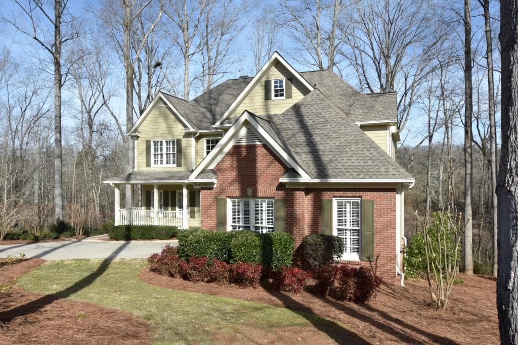4 bedroom, 3,800 sq ft single family residence sold at 5085 Hamptons Club Drive, Alpharetta, GA 30004