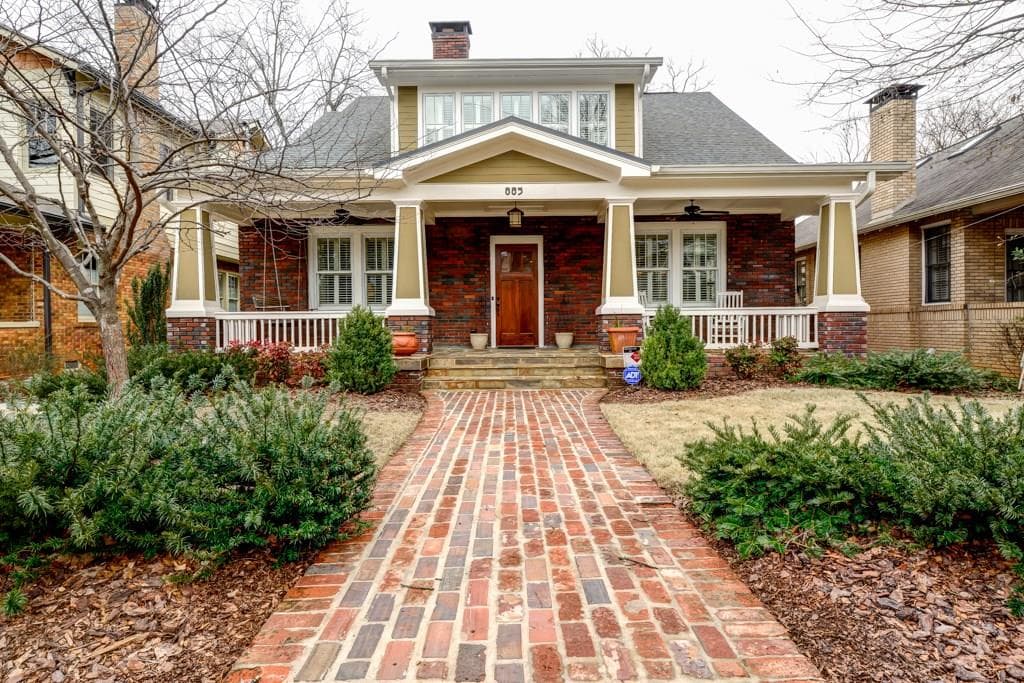 5 bedroom, 3,835 sq ft single family residence sold at 885 Arlington Place, Atlanta, GA 30306