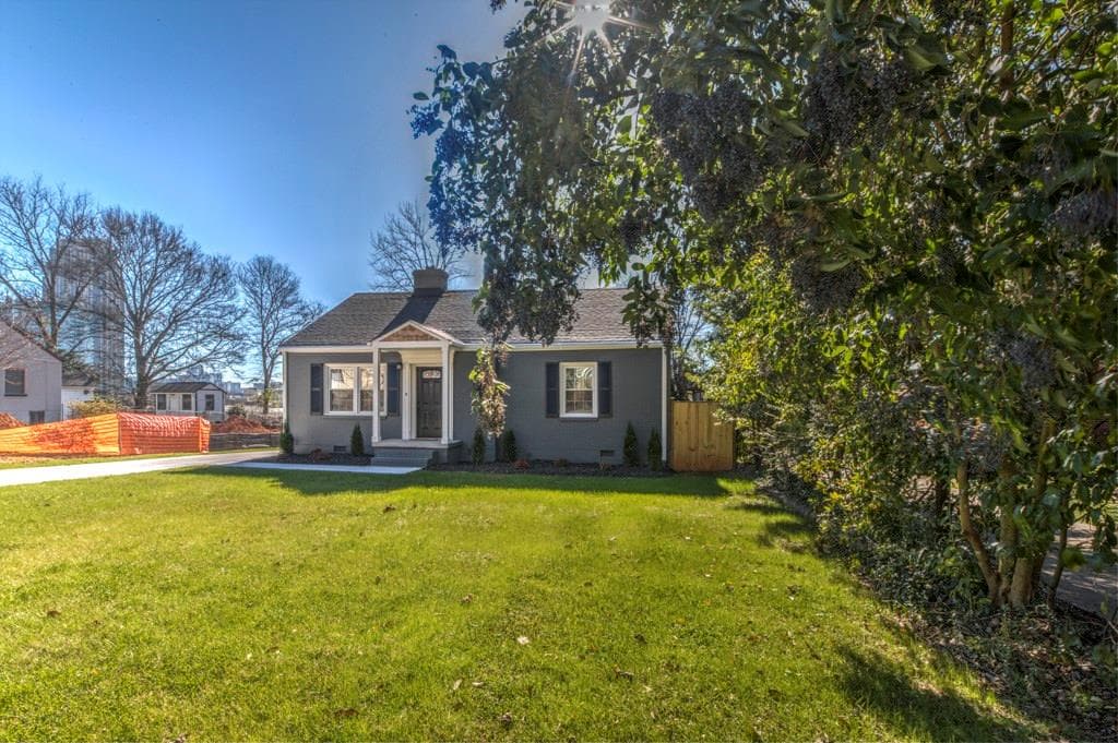 2 bedroom, 993 sq ft single family residence sold at 470 Trabert Avenue, Atlanta, GA 30309