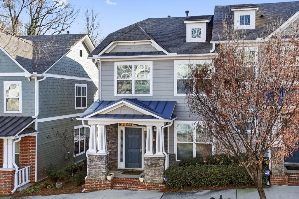 2 bedroom, 1,670 sq ft townhouse sold at 218 16th Street 218, Atlanta, GA 30363