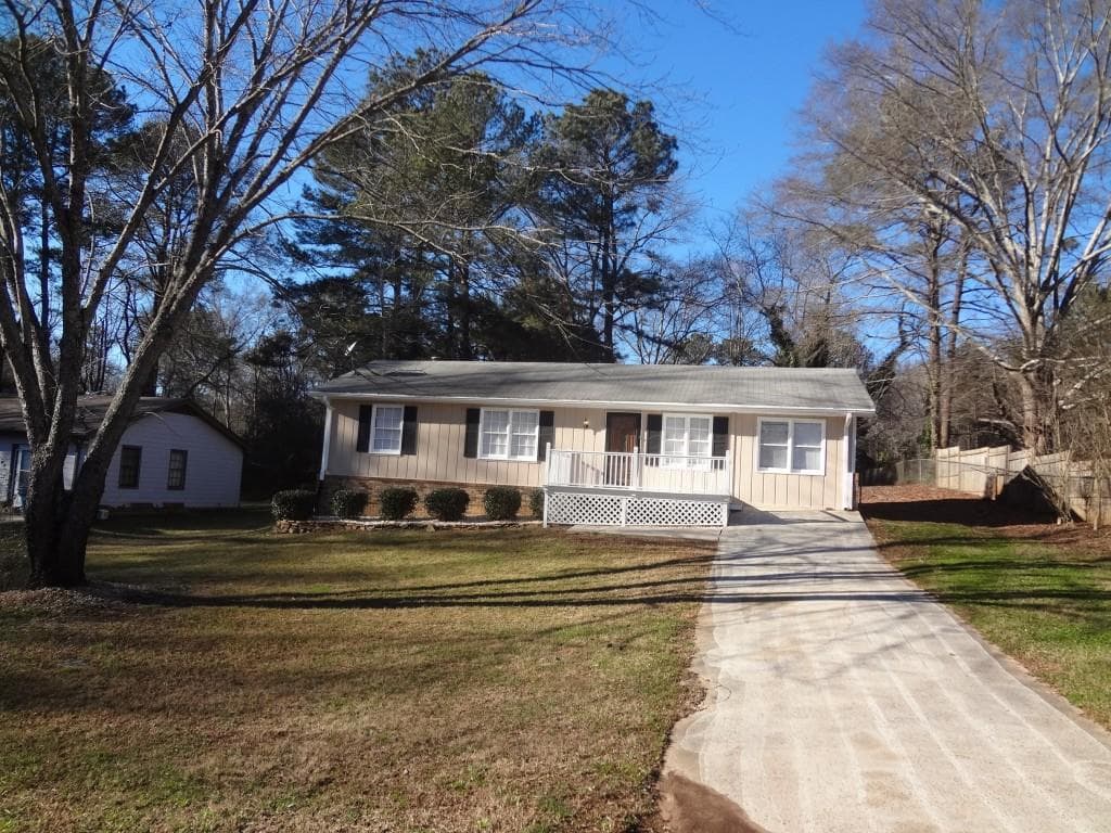 3 bedroom, 1,293 sq ft single family residence sold at 377 Black Oak Court, Lawrenceville, GA 30046