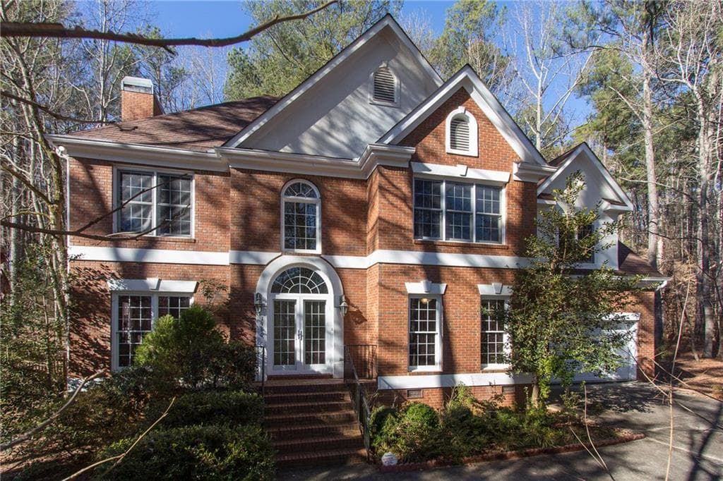 5 bedroom, 3,314 sq ft single family residence sold at 1980 Loch Lomond Trail, Atlanta, GA 30331