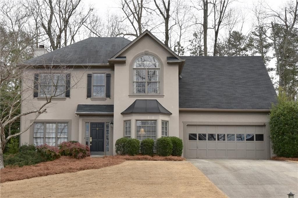 4 bedroom, 2,463 sq ft single family residence sold at 11770 Leeward Walk Circle, Alpharetta, GA 30005