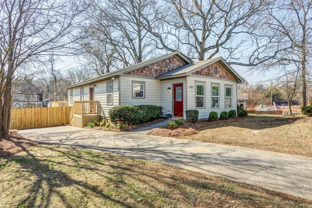 3 bedroom, 1,232 sq ft single family residence sold at 1027 Boulevard Drive, Atlanta, GA 30317