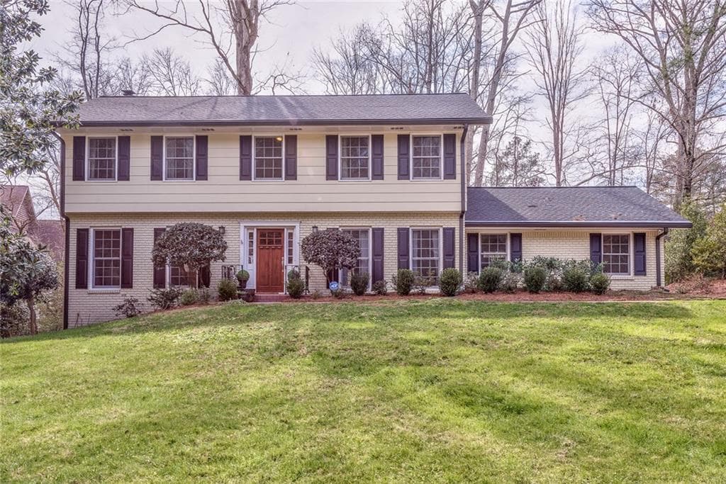 4 bedroom, 2,173 sq ft single family residence sold at 615 W Northway Lane, Atlanta, GA 30342
