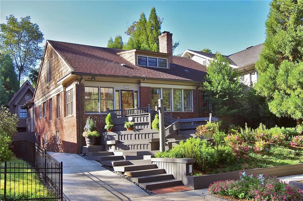 4 bedroom, 3,306 sq ft single family residence sold at 575 Orme Circle, Atlanta, GA 30306