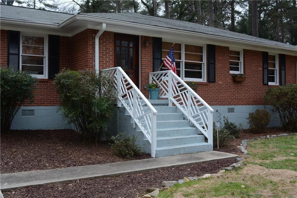 3 bedroom single family residence sold at 2238 Fairway Circle, Atlanta, GA 30319
