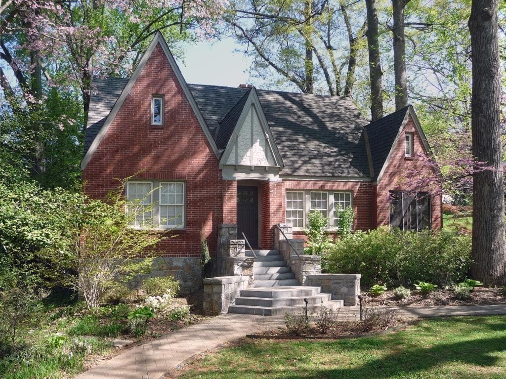 136 Glenn Circle, Decatur, GA 30030 — most recent listing photo