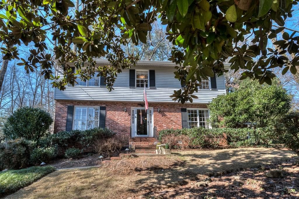4 bedroom, 2,379 sq ft single family residence sold at 2550 Flair Knoll Drive, Atlanta, GA 30345