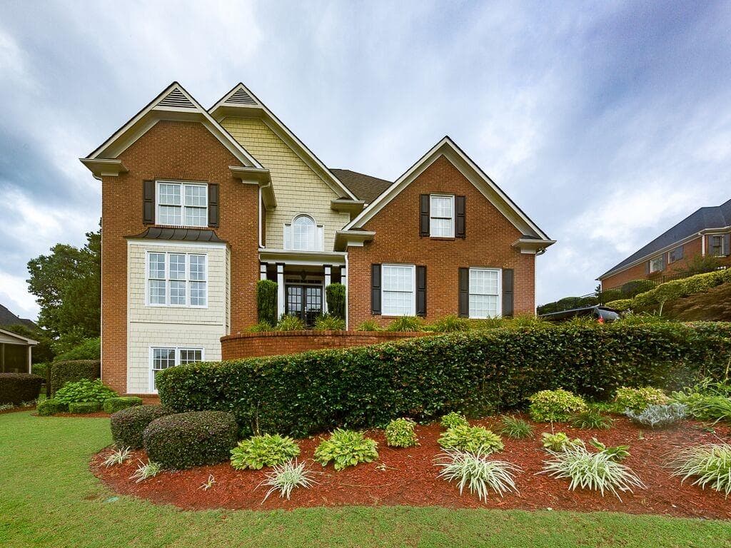 6 bedroom, 5,054 sq ft single family residence sold at 203 Deer Park Trail, Canton, GA 30114