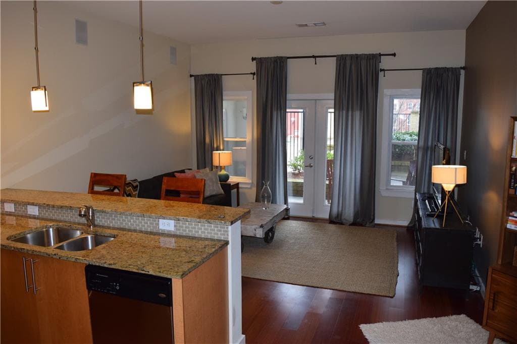 1 bedroom, 737 sq ft condominium sold at 870 Inman Village Parkway 215, Atlanta, GA 30307