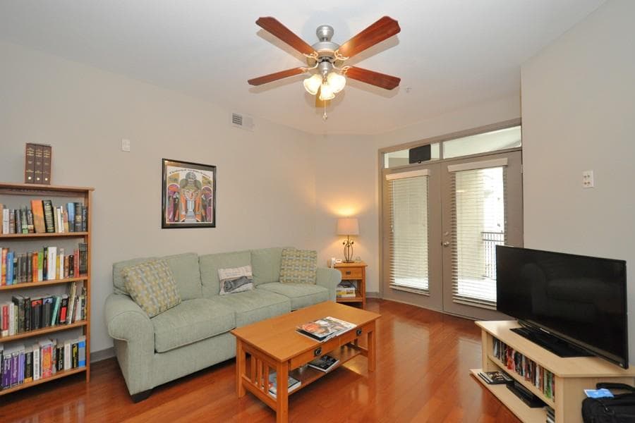 2 bedroom, 1,117 sq ft condominium sold at 390 17th Street 4061, Atlanta, GA 30363