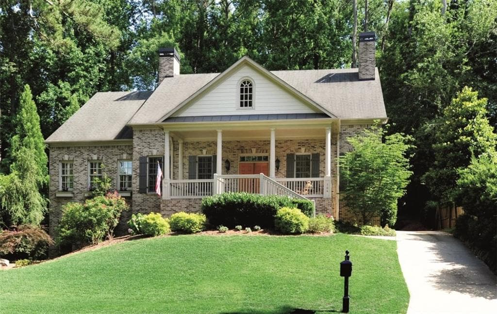 5 bedroom, 4,825 sq ft single family residence sold at 704 Longwood Drive, Atlanta, GA 30305