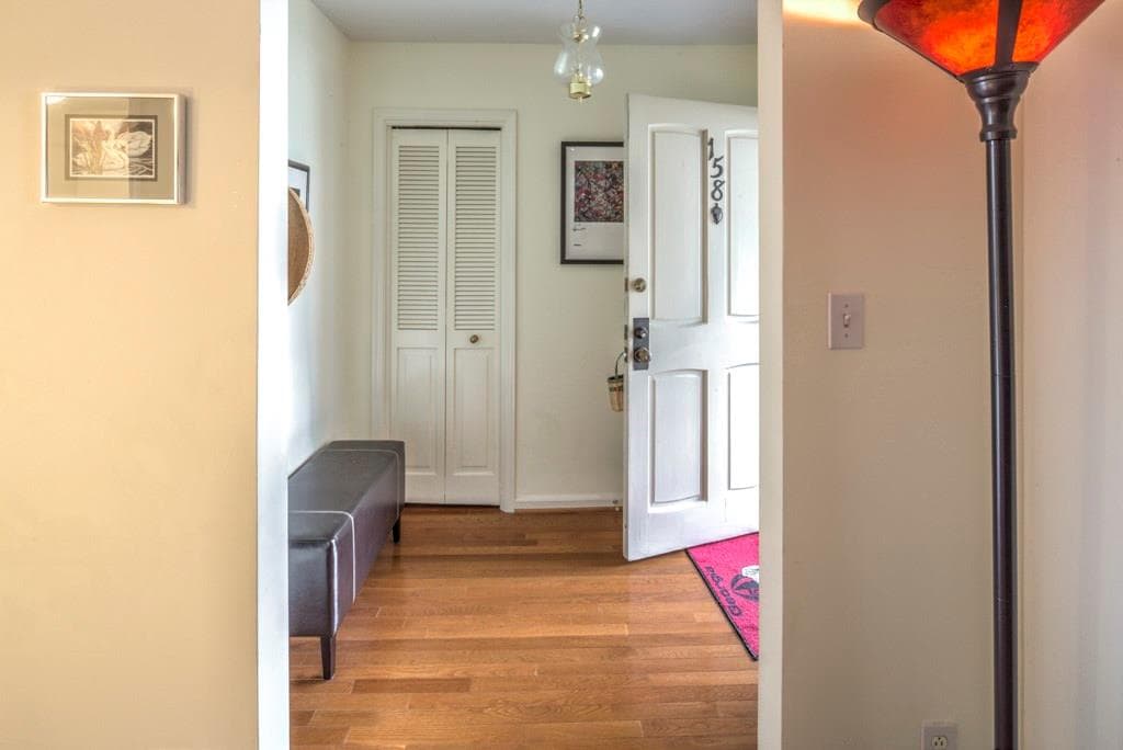 2 bedroom, 1,200 sq ft condominium sold at 158 Maribeau Square, Atlanta, GA 30327