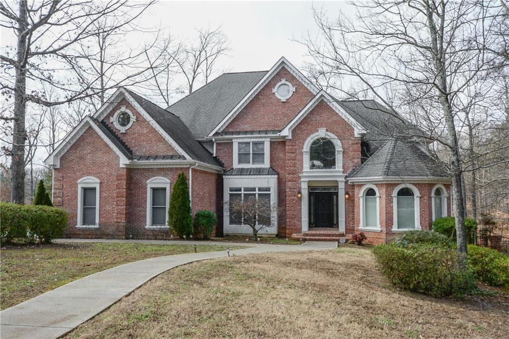 6 bedroom, 4,910 sq ft single family residence sold at 4655 Hamden Forest Drive, Atlanta, GA 30331