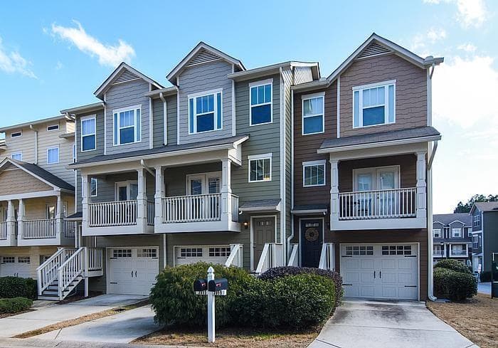 3 bedroom, 1,216 sq ft townhouse sold at 3055 Liberty Way, Atlanta, GA 30318