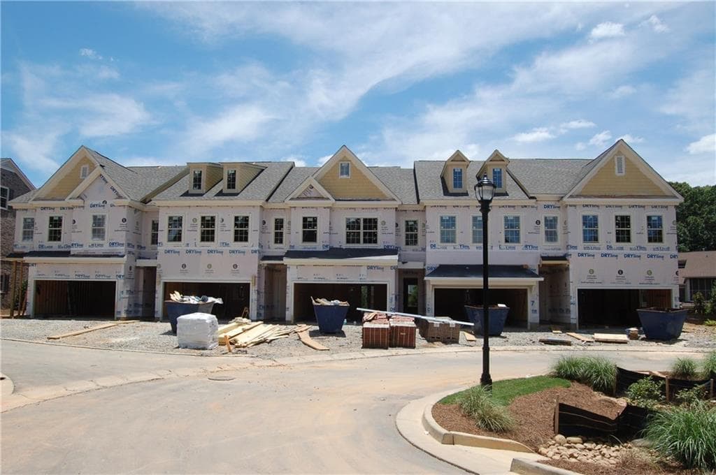 3940 Cliffmont Circle, Marietta, GA 30068 — most recent listing photo