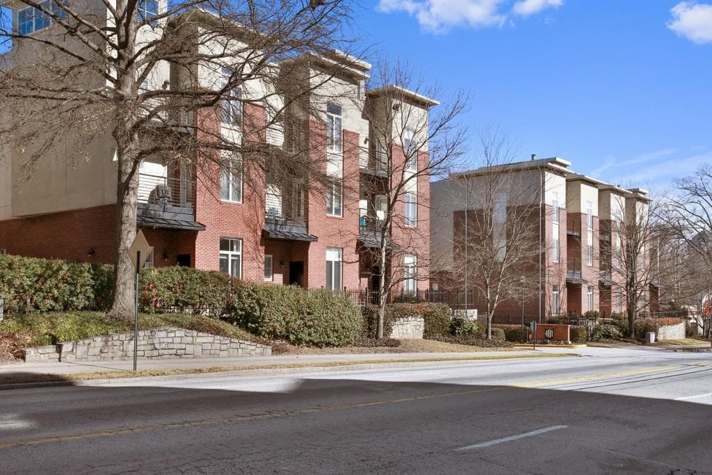 2 bedroom, 2,012 sq ft condominium sold at 401 10th Street B206, Atlanta, GA 30318