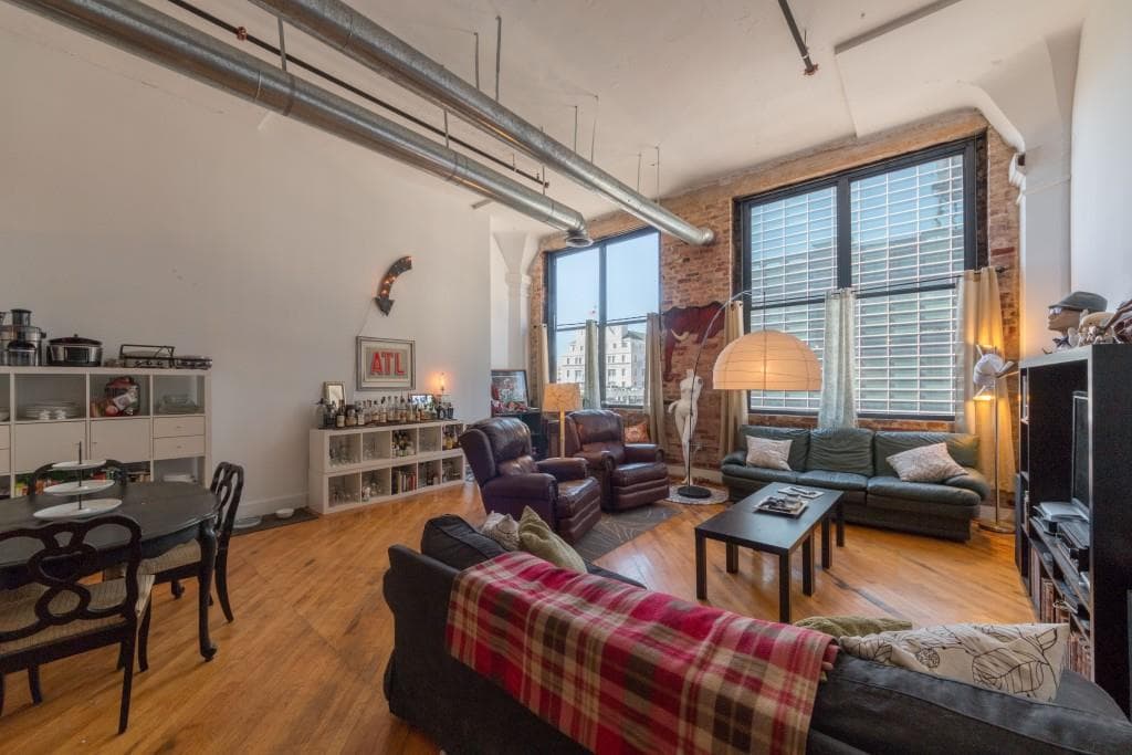 1 bedroom, 1,182 sq ft condominium sold at 87 Peachtree Street 403, Atlanta, GA 30303