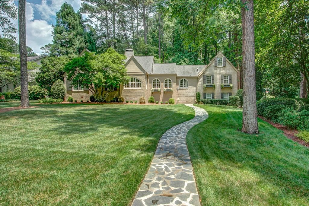 5 bedroom single family residence sold at 3915 Vermont Road, Atlanta, GA 30319