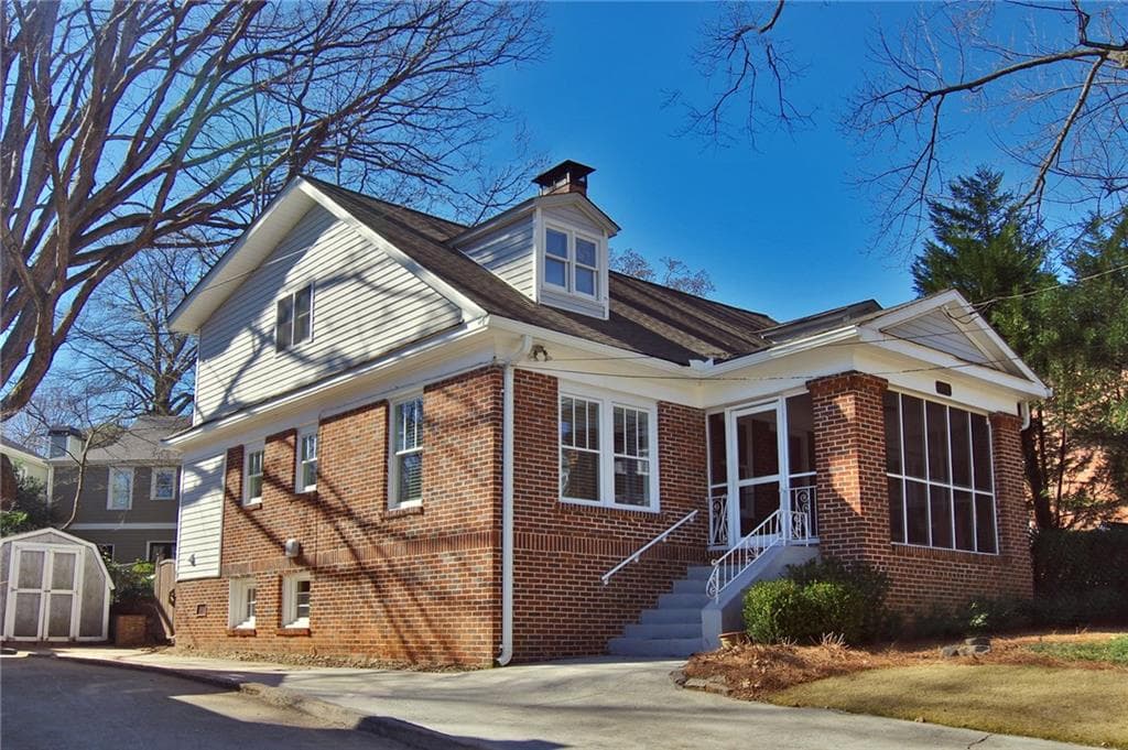 2 bedroom, 2,092 sq ft single family residence sold at 1113 University Drive, Atlanta, GA 30306