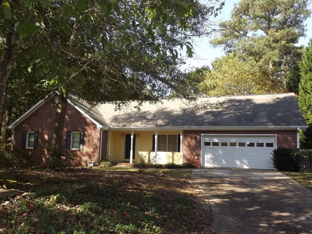 3 bedroom single family residence sold at 165 Radcliffe Trace, Covington, GA 30016