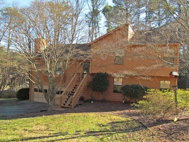 2102 Ravenwood Circle, Marietta, GA 30066 — most recent listing photo