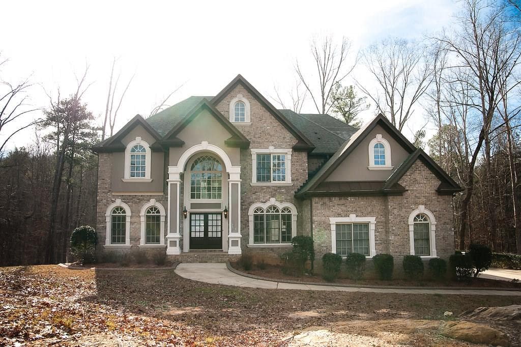 5 bedroom, 3,785 sq ft single family residence sold at 8310 Equinox Lane, Fairburn, GA 30213