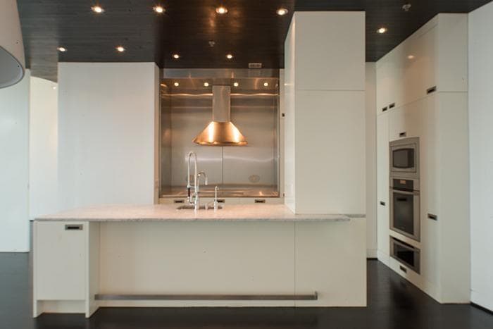 2 bedroom, 1,855 sq ft condominium sold at 943 Peachtree Street 2010, Atlanta, GA 30309