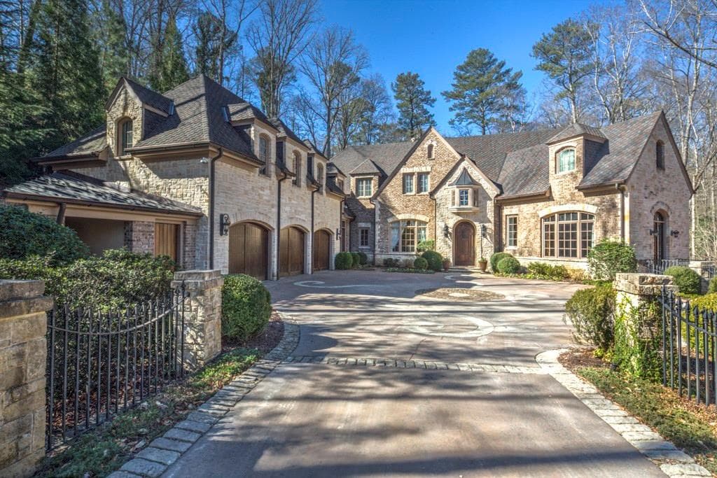 6 bedroom, 9,106 sq ft single family residence sold at 4190 Harris Trail, Atlanta, GA 30327