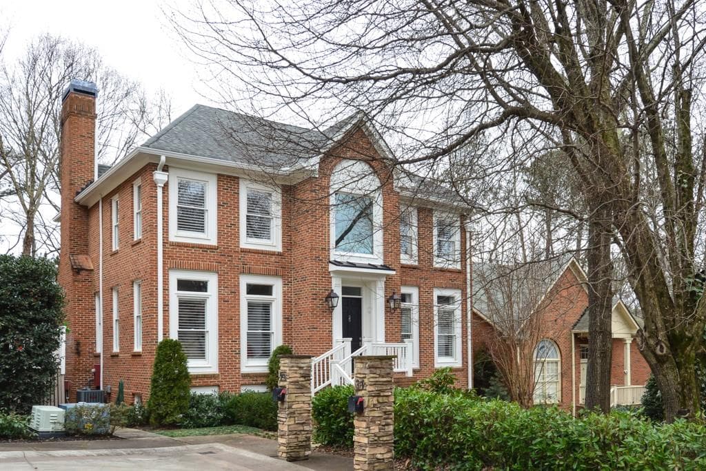 3 bedroom, 2,734 sq ft single family residence sold at 29 Greenland Trace, Atlanta, GA 30342
