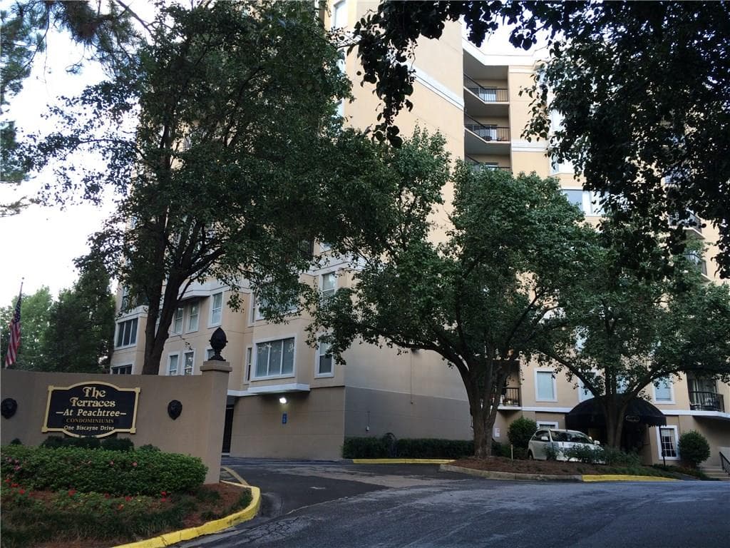 1 bedroom, 900 sq ft condominium sold at 1 Biscayne Drive 201, Atlanta, GA 30309
