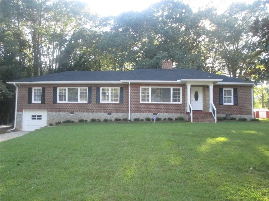 4 bedroom, 2,117 sq ft single family residence sold at 2890 Benjamin E Mays Drive, Atlanta, GA 30311
