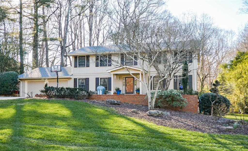 5 bedroom, 2,408 sq ft single family residence sold at 7690 Ryefield Drive, Atlanta, GA 30350