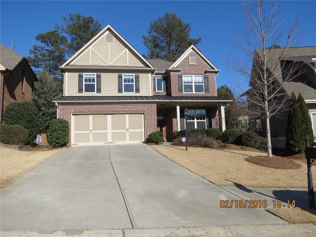4 bedroom single family residence sold at 10993 Waters Road, Alpharetta, GA 30022