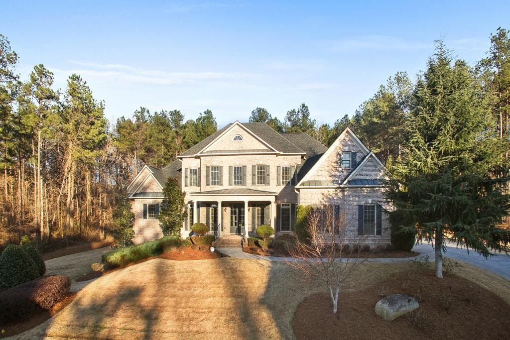 5 bedroom, 5,896 sq ft single family residence sold at 2104 Calverton Lane, Atlanta, GA 30331