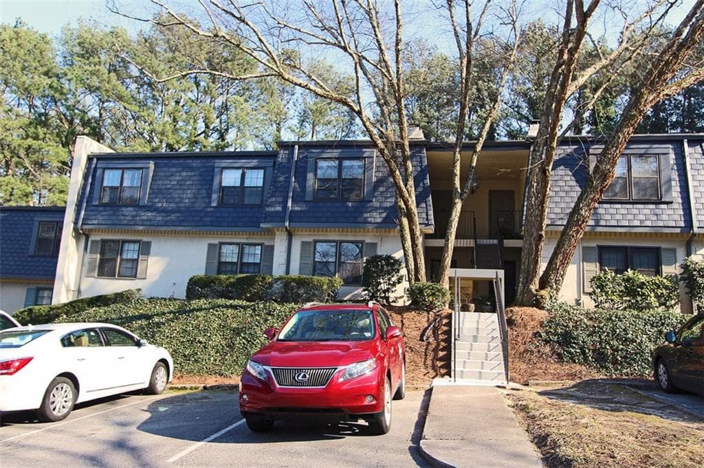3 bedroom condominium sold at 41 Glenald Way 41, Atlanta, GA 30327