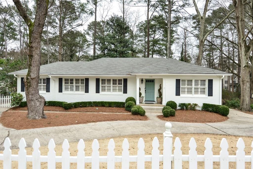 3 bedroom, 1,675 sq ft single family residence sold at 2381 Howell Mill Road, Atlanta, GA 30318