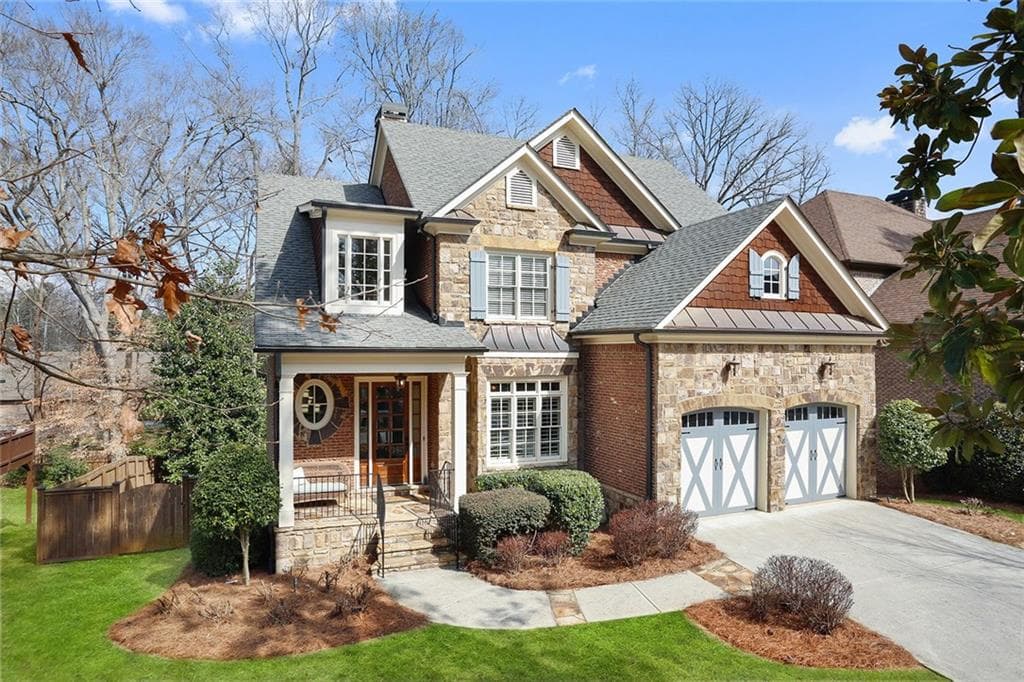 6 bedroom, 4,719 sq ft single family residence sold at 1910 Wyndale Court, Atlanta, GA 30341