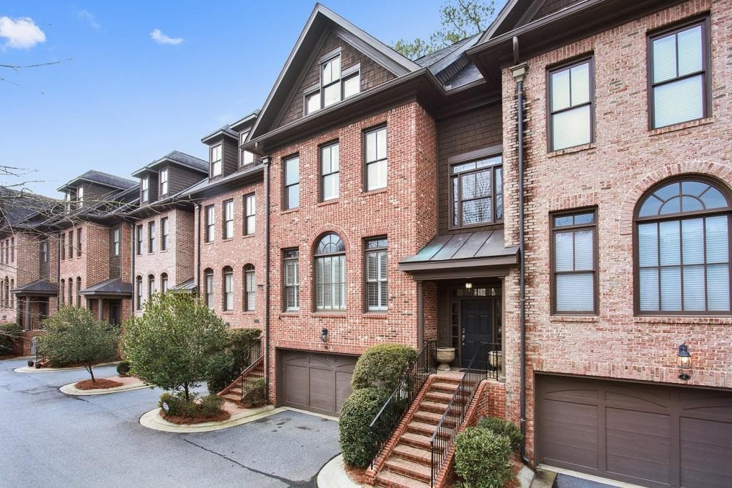 4222 Rickenbacker Drive 5, Atlanta, GA 30342 — most recent listing photo