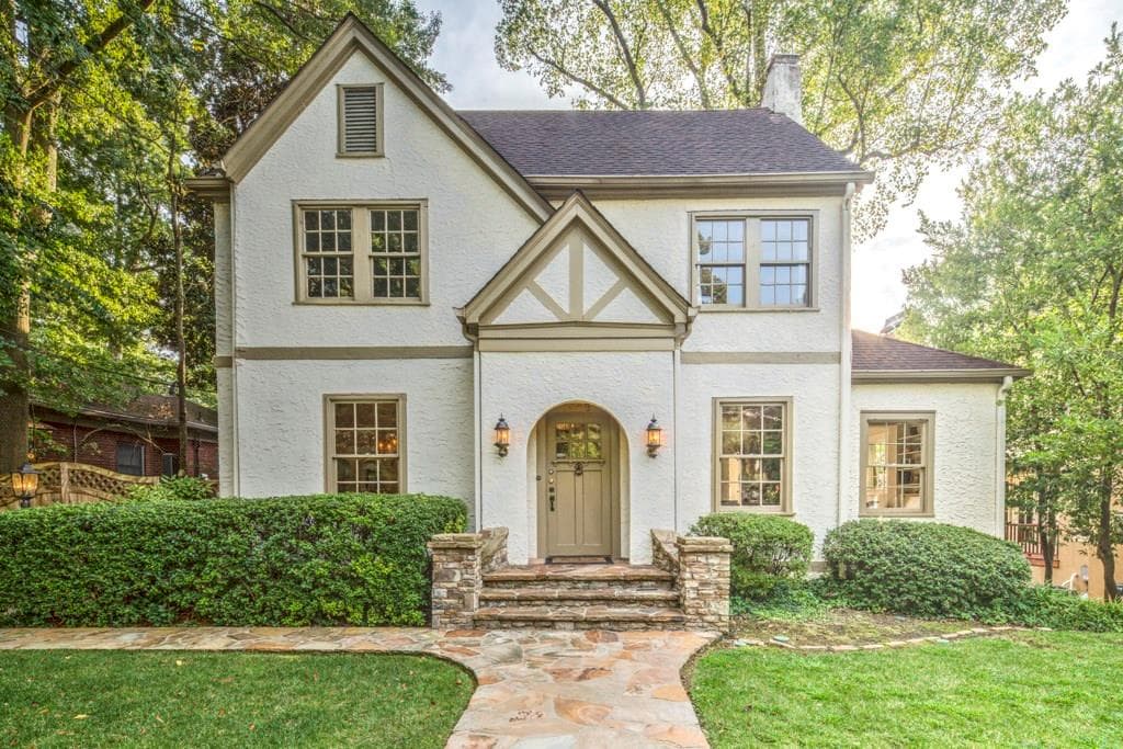 3 bedroom single family residence sold at 1572 N Morningside Drive, Atlanta, GA 30306