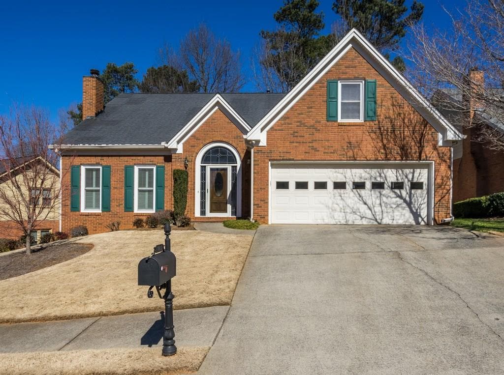 325 Shelli Lane, Roswell, GA 30075 — most recent listing photo