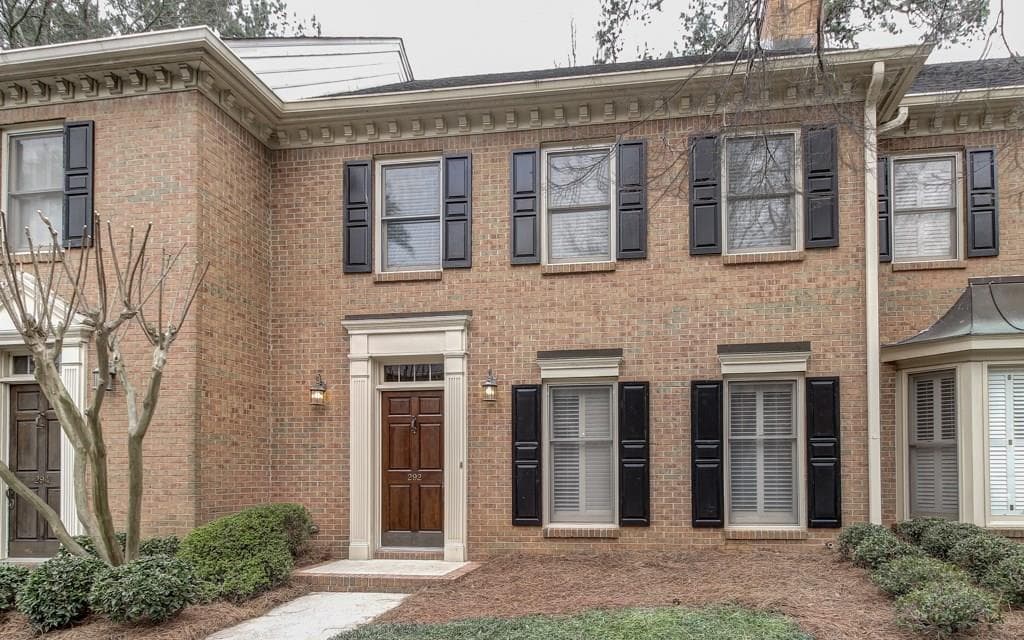 2 bedroom townhouse sold at 292 Windsor Parkway, Atlanta, GA 30342